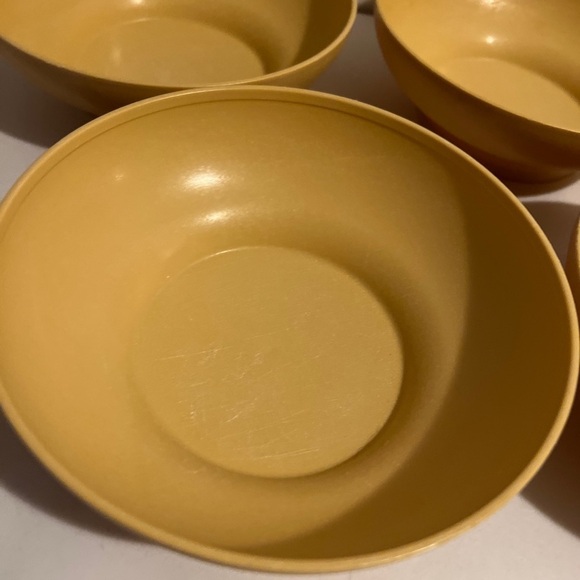 Set Of 4 Vintage Tupperware 6-1/4" Salad, Soup, Dessert Bowls Mustard Yellow EUC - Picture 2 of 8